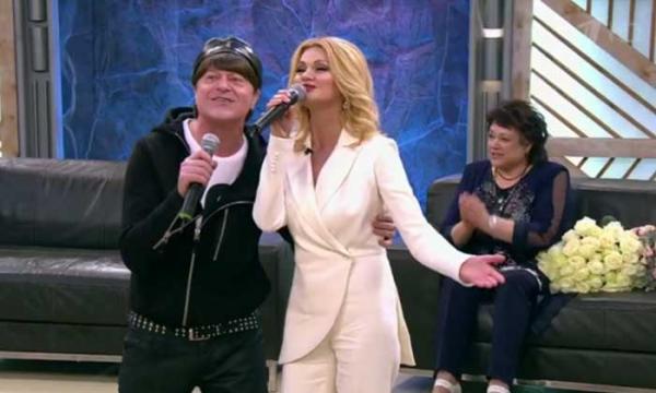 Букет из белых роз