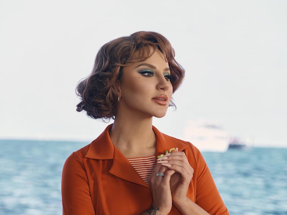 Звенит Январская Вьюга