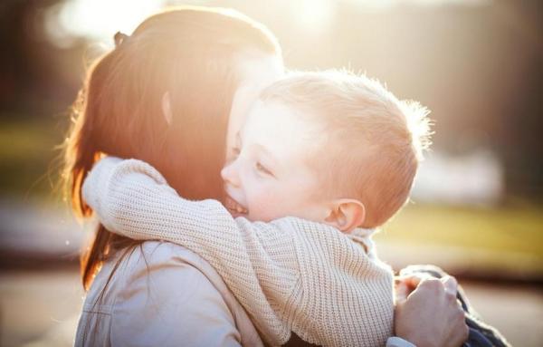 Мама нет на свете слова мне родней