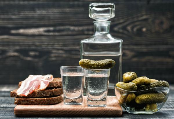 Пойду, водки найду